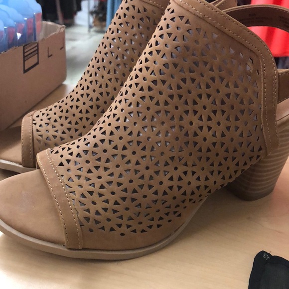 ❌❌SOLD❌❌ - Picture 3 of 3